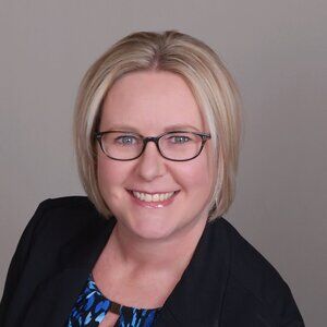 Meet your Posher, Carrie